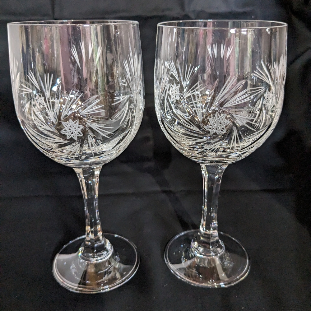 VTG set of crystal wine glasses pinwheel star hexagon stem goblet